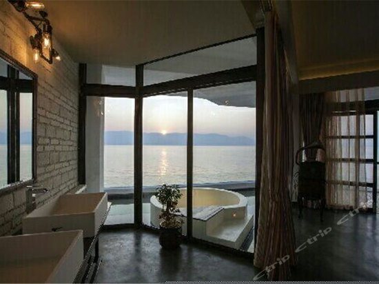 暗香-复古豪华大床房