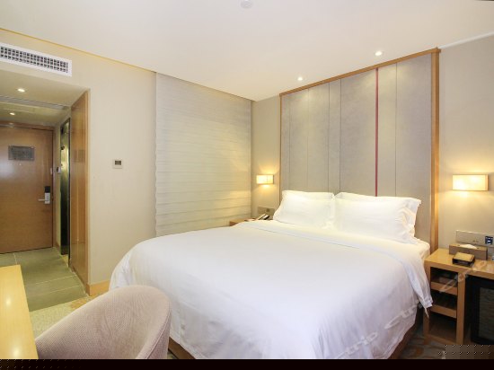 高级大床房(无窗)