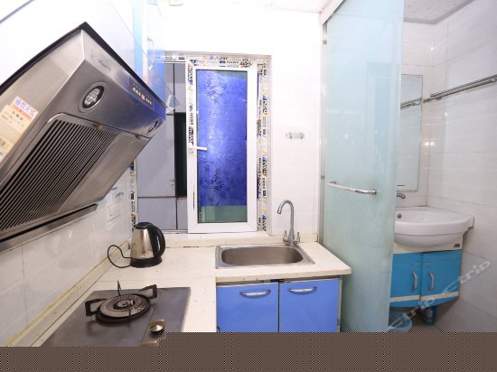 豪华电脑大床房