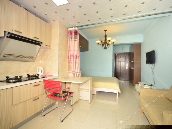 现代简约大床房