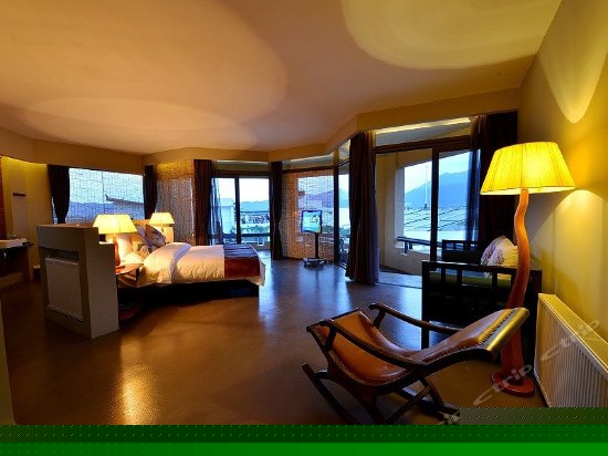 玉龙雪山全景房