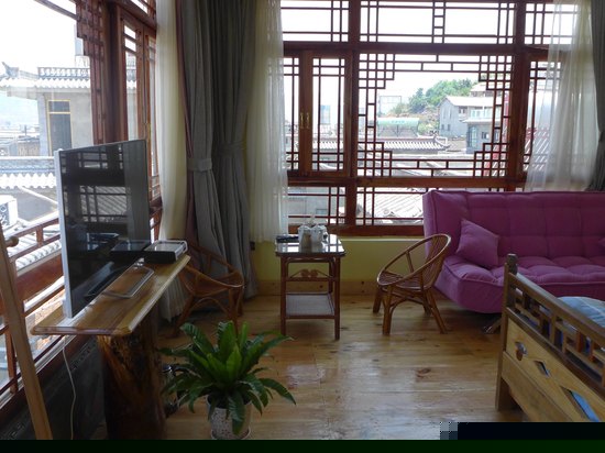 悠然云飘大床房