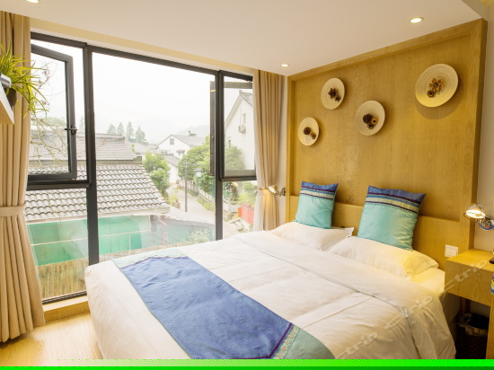 阳光景观大床房（202）
