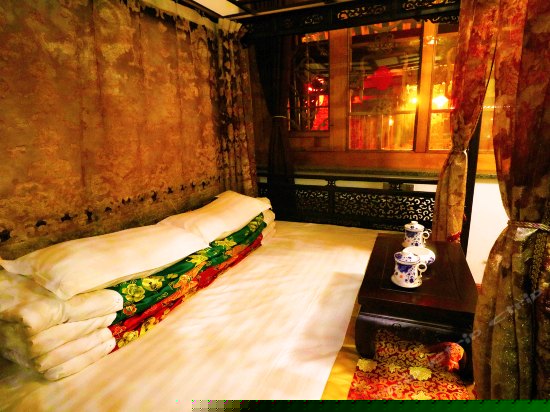 豪华龙凤架子床房