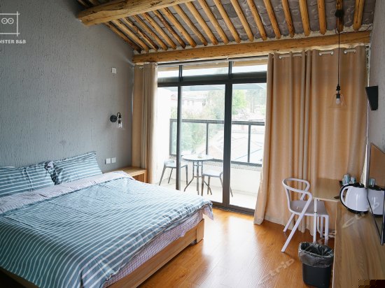 阳台景观大床房