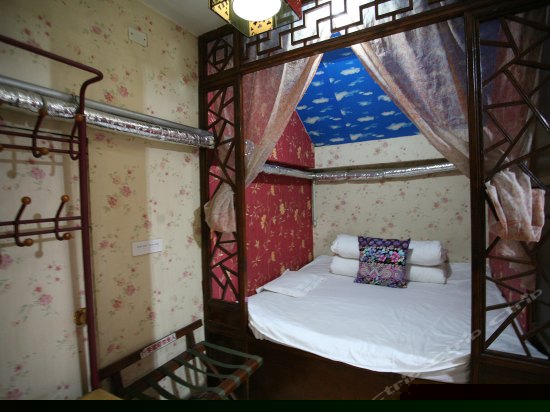 合家欢乐亲子房