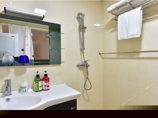 豪华园景大床房