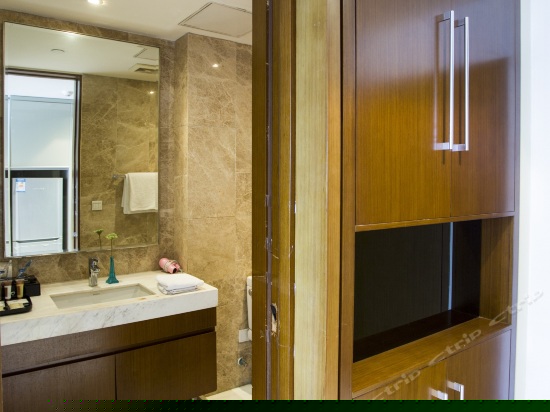 豪华海河景大床房