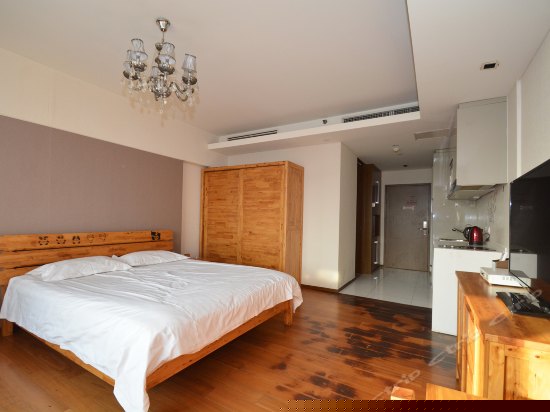 豪华河景大床房