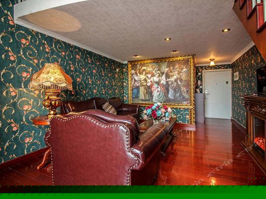 欧式复古跃层大床房