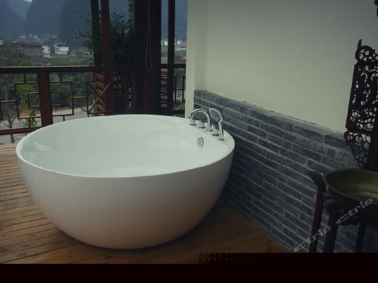 豪华阳光庭院观景大床房