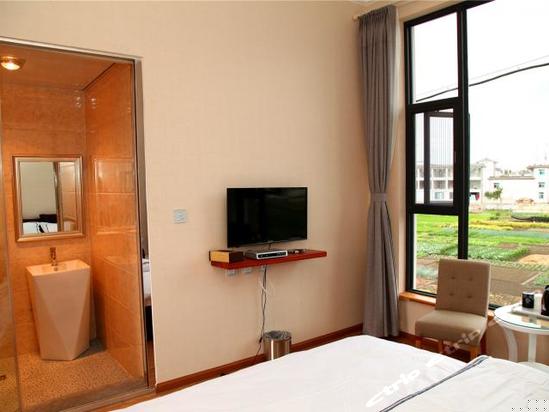 绿茵阁田园风光大床房