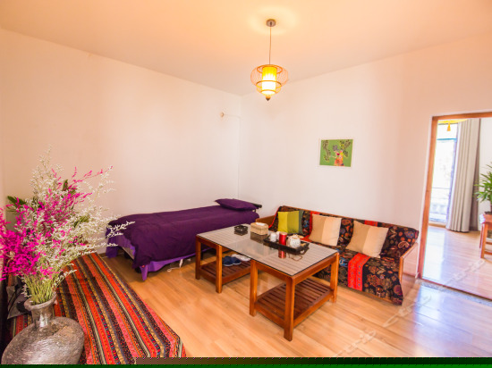 归鸿至阳台套房