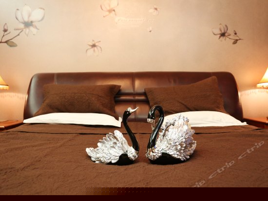 豪华河景大床房