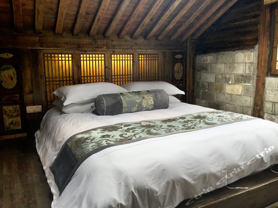 花园复式豪华月光套房