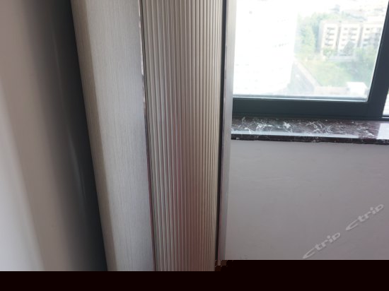 幺妹苍穹六人房(床位)