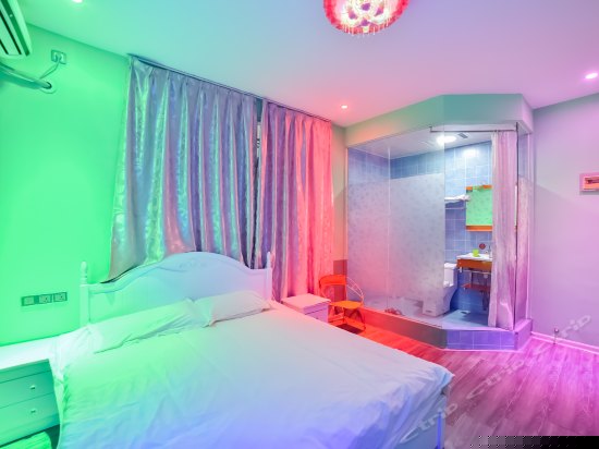 漫旅舒适大床房