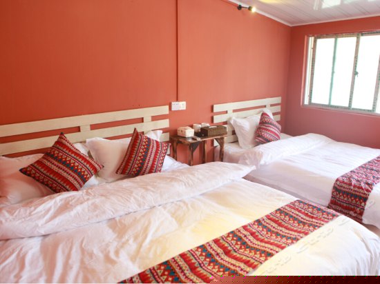 临海联排砖房亲子三人间