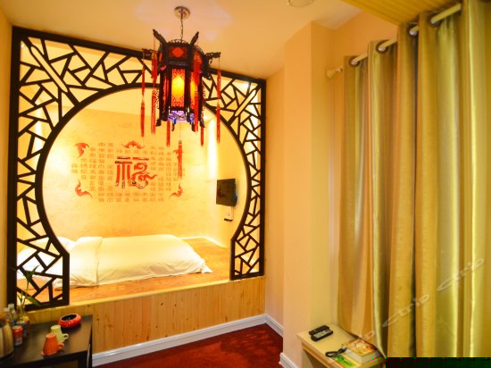 时尚主题大床房(无窗)