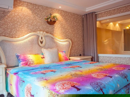 二卧室两厅复式家庭房