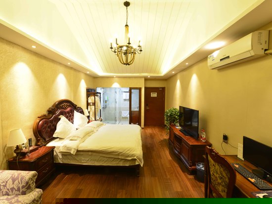 临水美式大床房