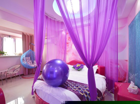 娇艳玫瑰风情主题房