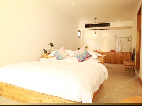 花园汤池情侣房