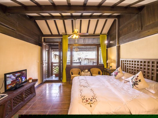 二楼奢华大床房