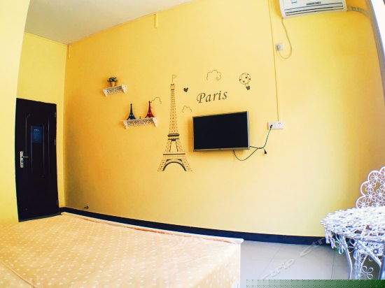 埃菲尔庭院大床房