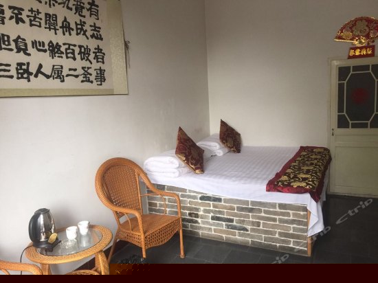 土炕特色标准间