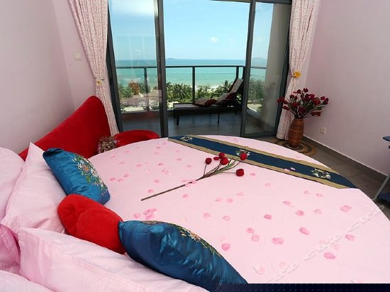 电脑海景圆床房