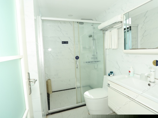 高级海景三卧套房