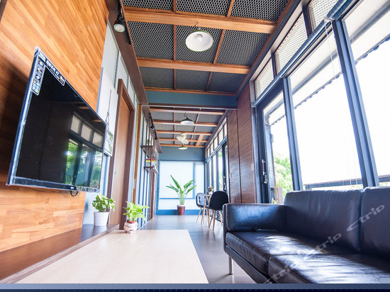 摩登工业六人房