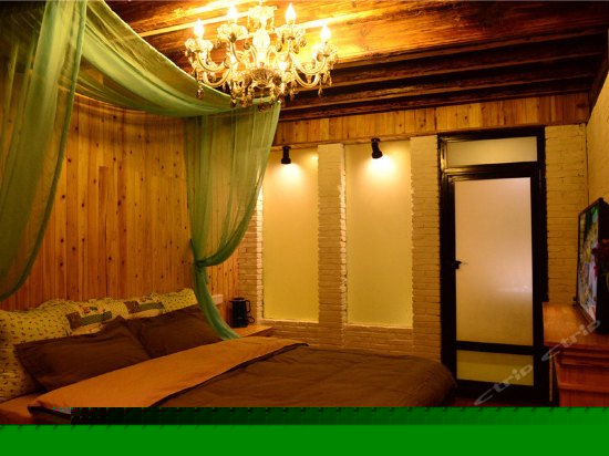 一楼温馨大床房