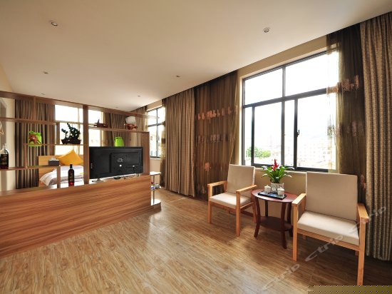 依月纱幔海景房