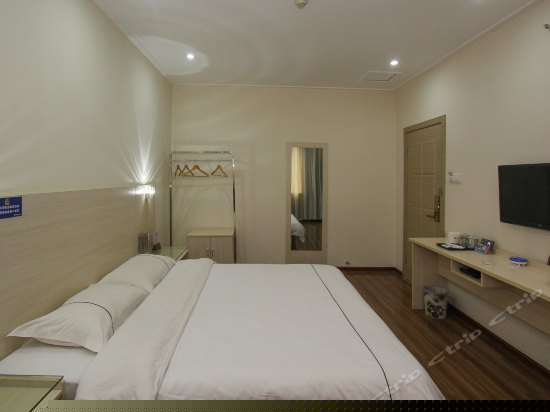 豪华电脑大床间