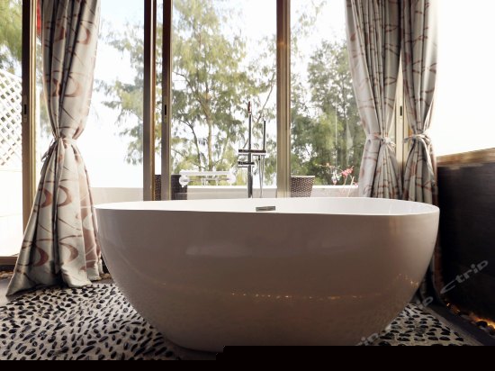 180°阳台海景日出房