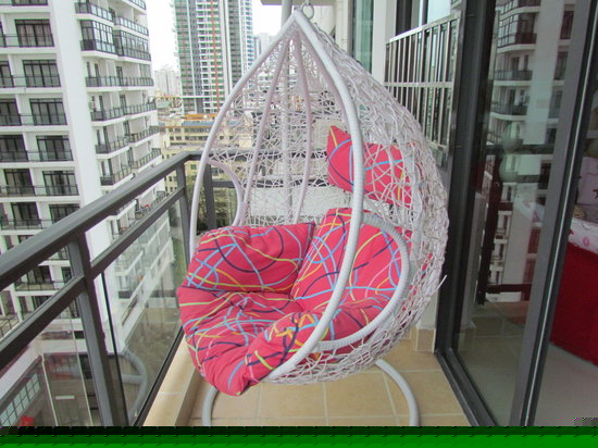 温馨蜜月圆床房