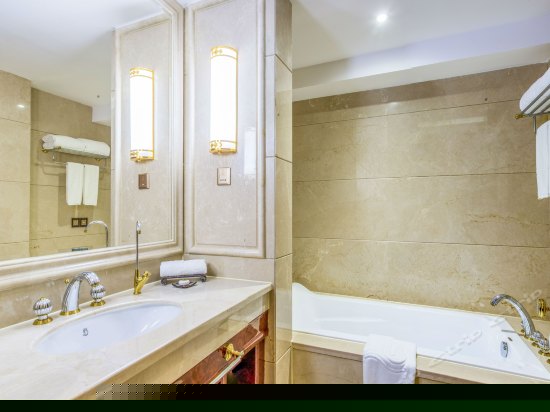 高级大床房（无窗）