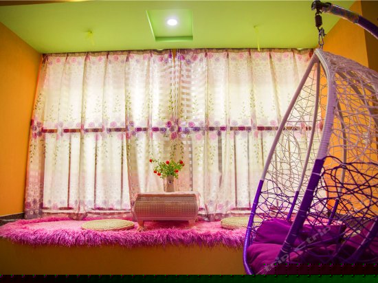 温馨情侣圆床房