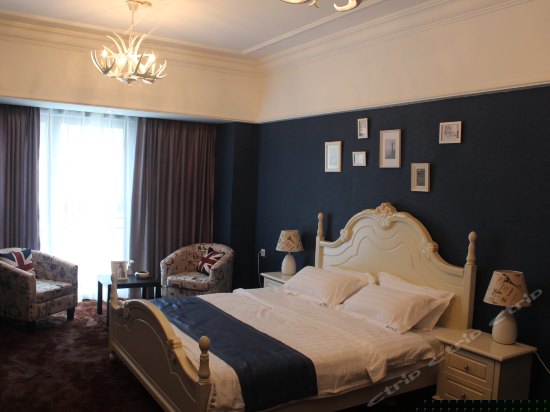 悟空哥特大床房