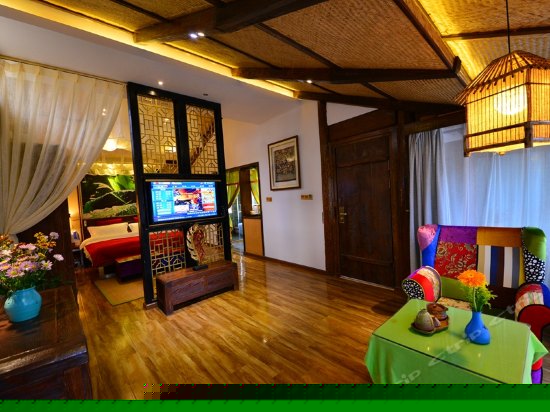 花月夜东南亚大床房