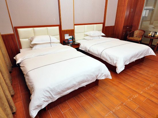 豪华商务电脑房