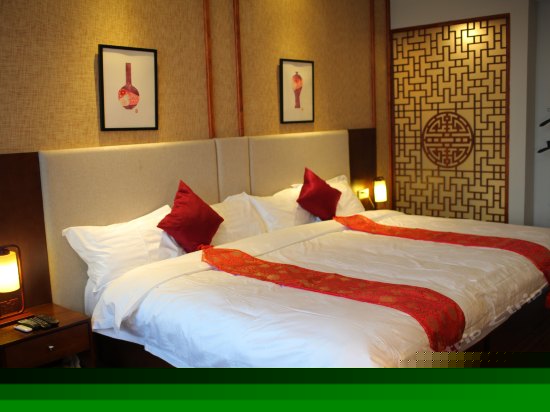 舒适山景大床房