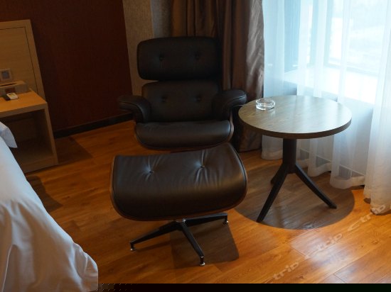 品乐豪华大床房