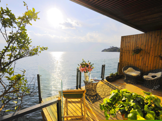 秋水海景露台大床房