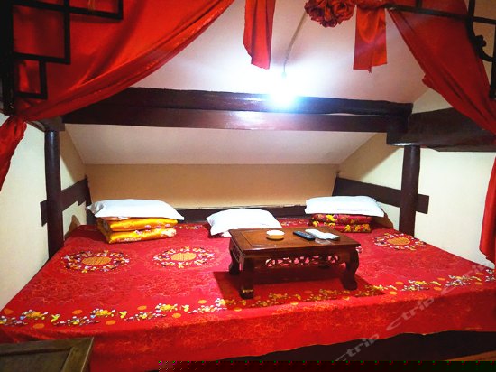 明清绣楼大床房