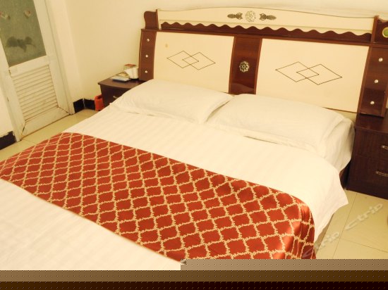 电脑外窗大床房