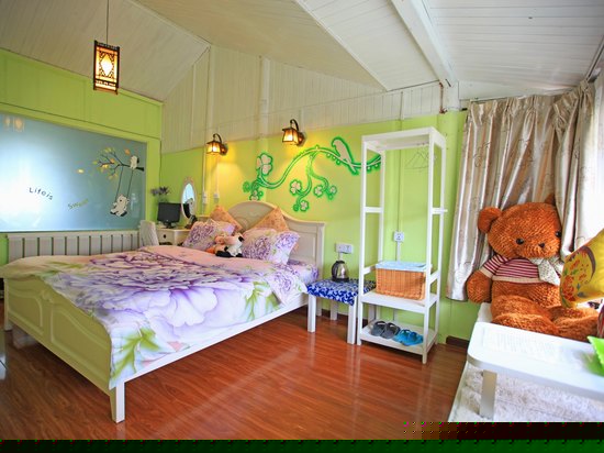 豪华阳光大床房