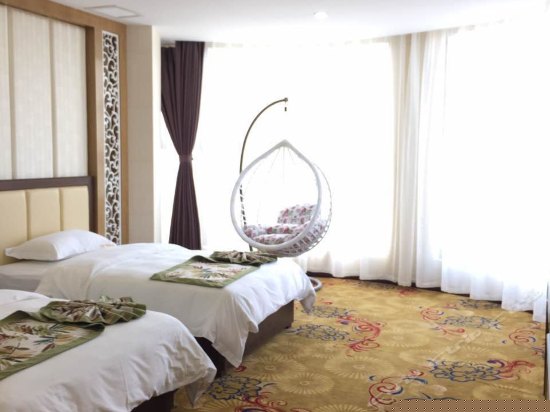 豪华双人间带电脑